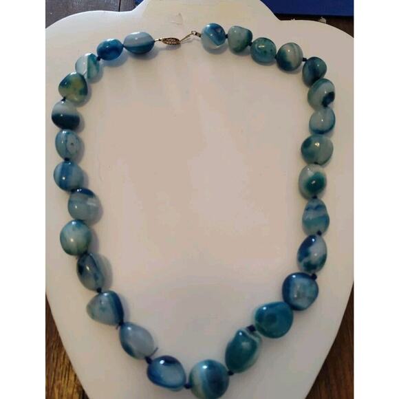10Kt Yellow Gold Clasp Blue Agate 14mm Beads Necklace 18 Inch - Picture 2 of 3